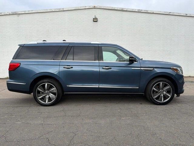 2019 Lincoln Navigator L Reserve — photo 1 of 13