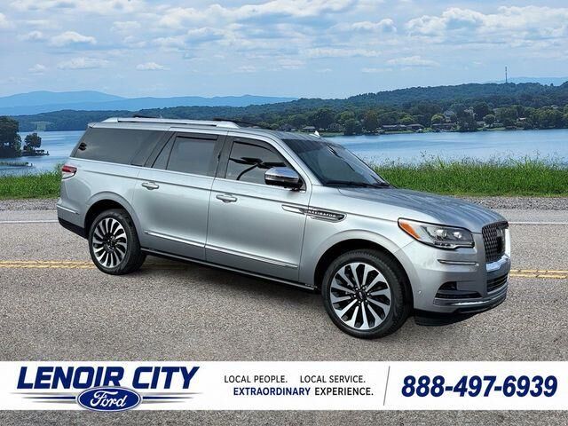 2024 Lincoln Navigator L Black Label — photo 1 of 13