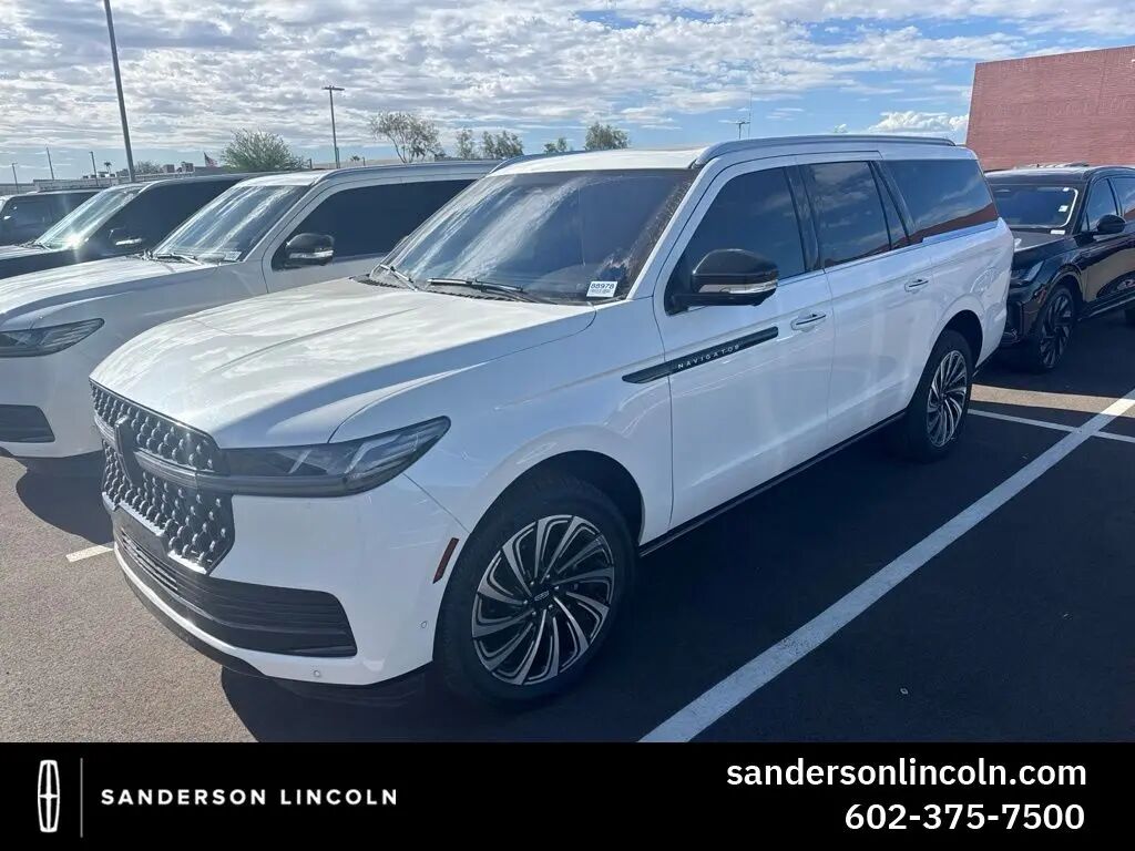 2025 Lincoln Navigator L Black Label — photo 1 of 13
