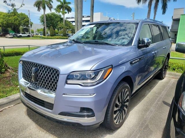 2022 Lincoln Navigator L Black Label