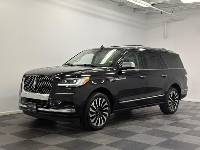 2022 Lincoln Navigator L Black Label