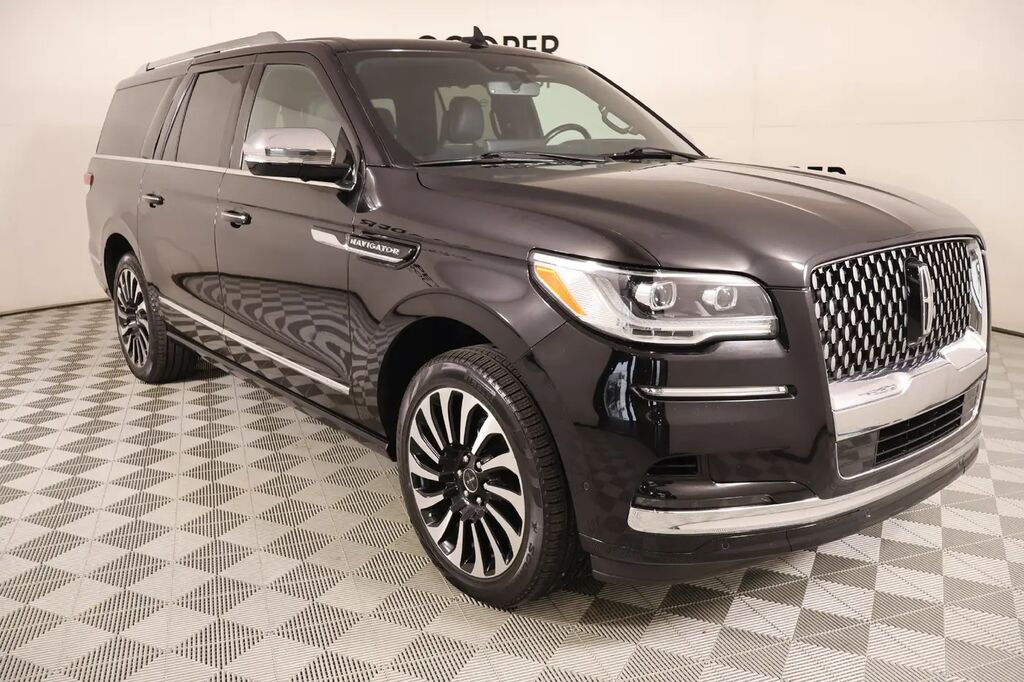 2022 Lincoln Navigator L Black Label — photo 1 of 13