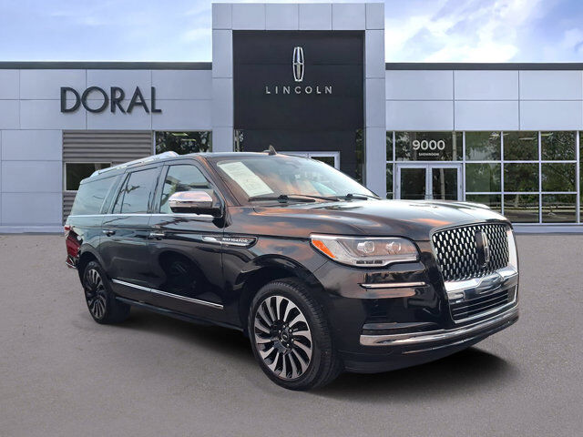 2022 Lincoln Navigator L Black Label — photo 1 of 2