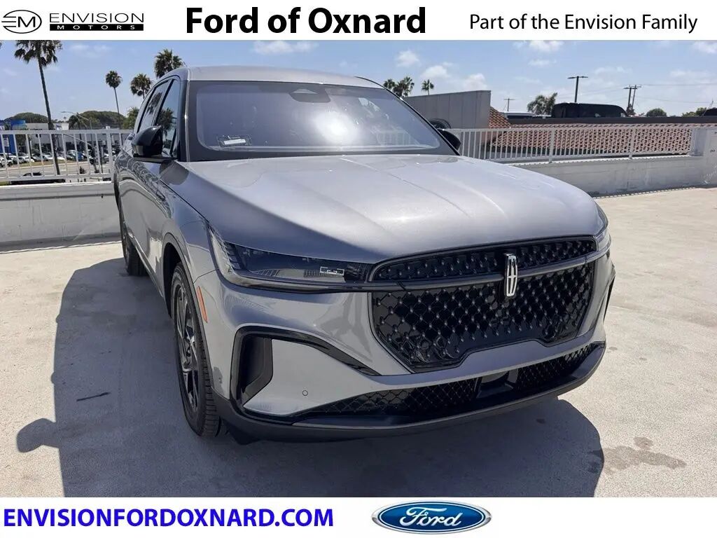 2024 Lincoln Nautilus Hybrid Premiere — photo 1 of 3
