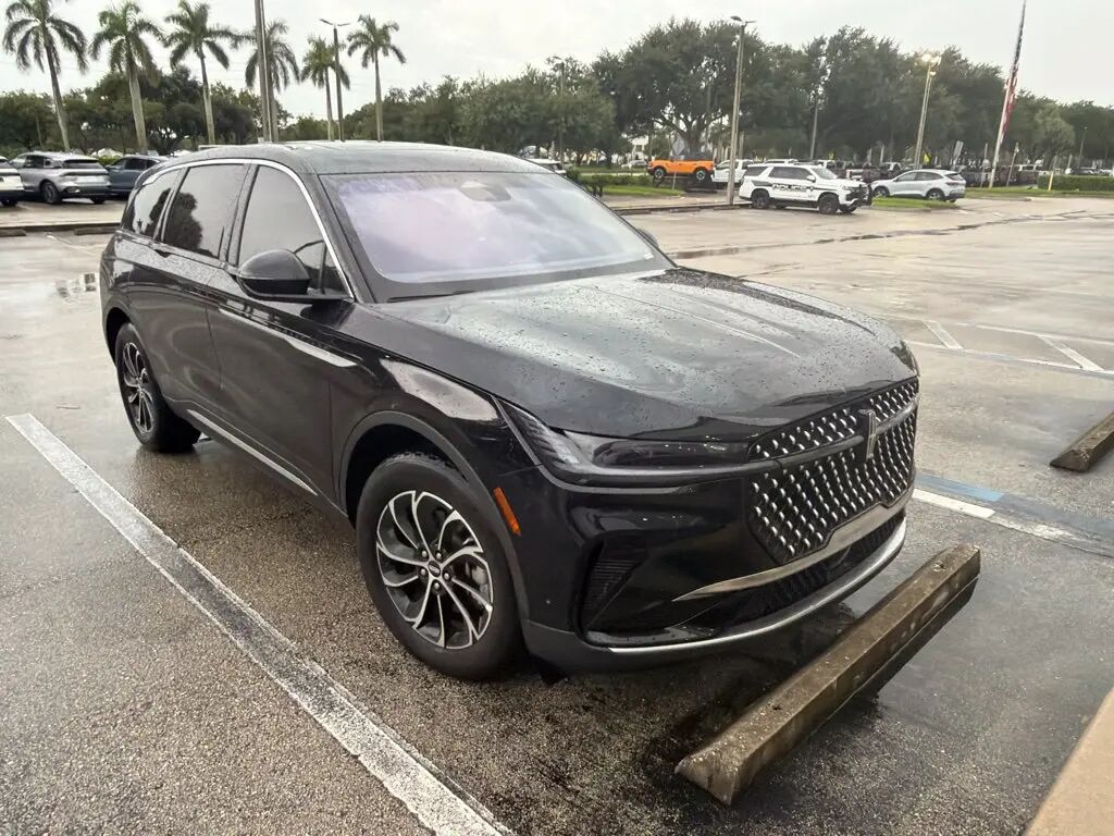 2024 Lincoln Nautilus Hybrid Premiere — photo 1 of 3