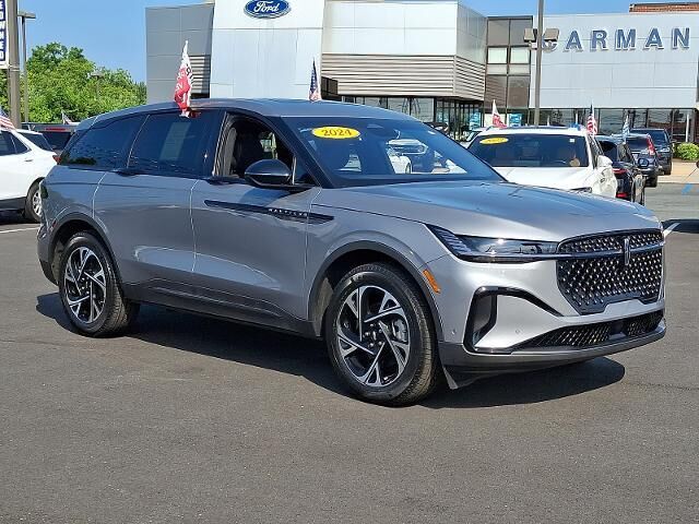 2024 Lincoln Nautilus Hybrid Premiere — photo 1 of 13