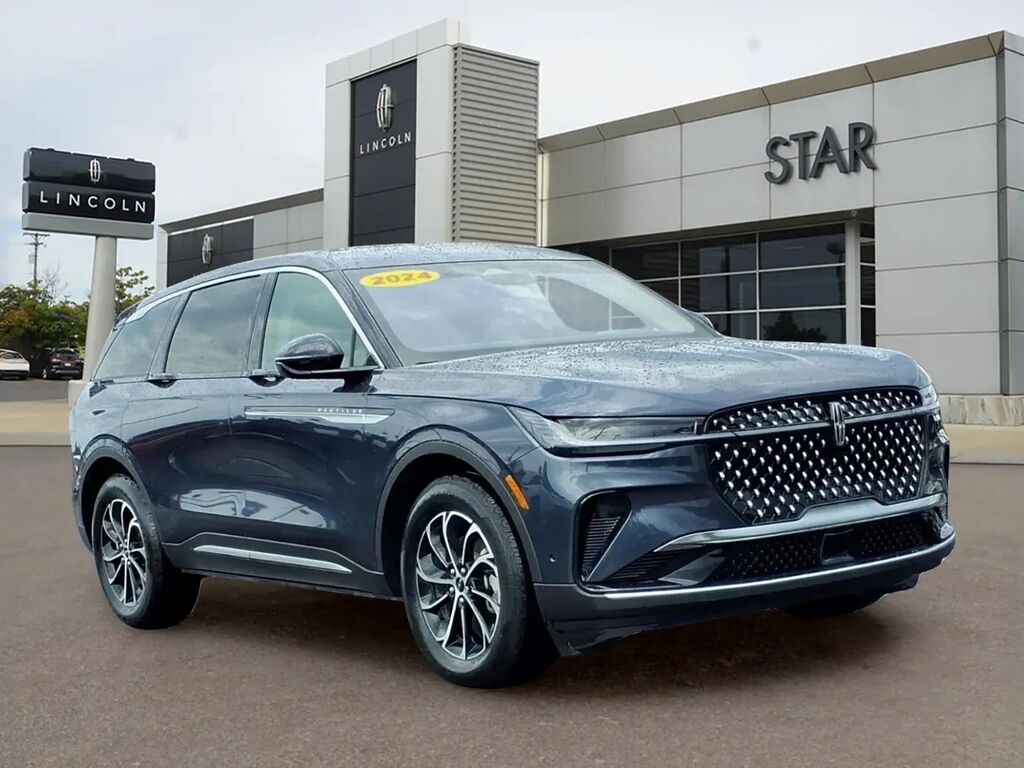 2024 Lincoln Nautilus Premiere — photo 1 of 13