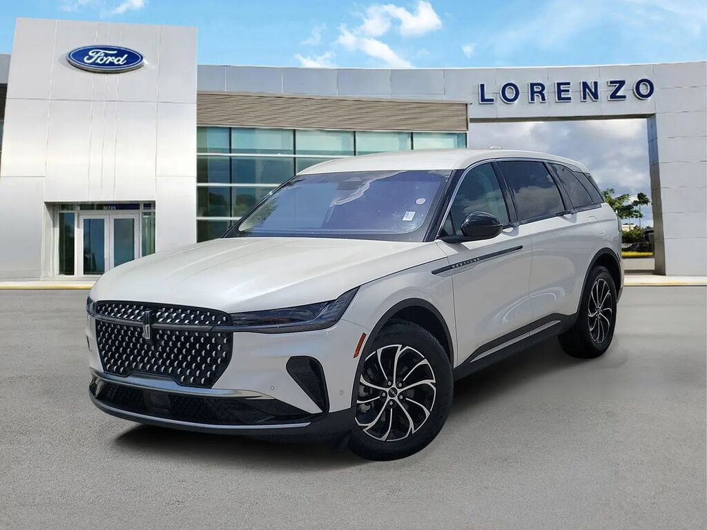 2024 Lincoln Nautilus Premiere — photo 1 of 13