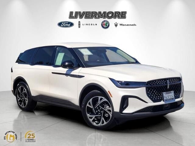 2026 Lincoln Nautilus Premiere — photo 1 of 13