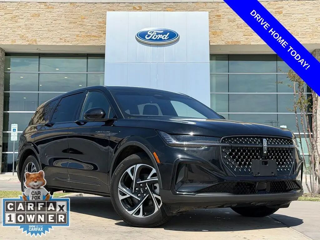 2024 Lincoln Nautilus Premiere — photo 1 of 13