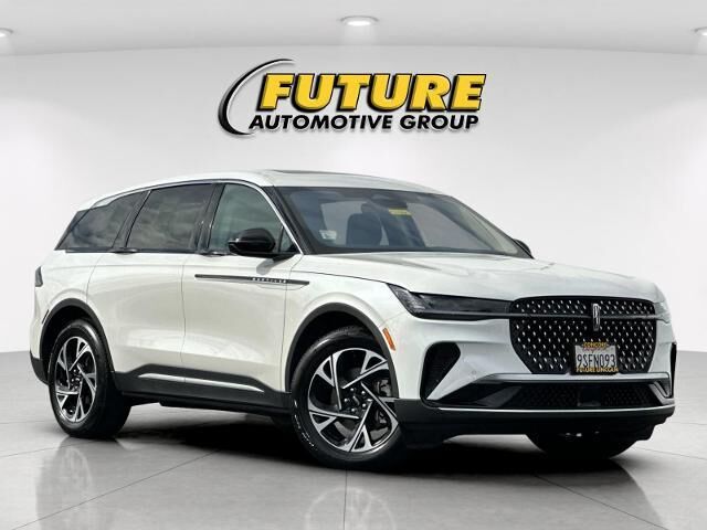 2025 Lincoln Nautilus Premiere — photo 1 of 9