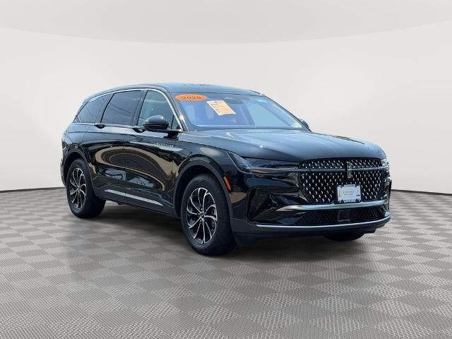 2026 Lincoln Nautilus Premiere — photo 1 of 13
