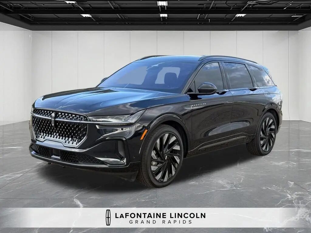 2024 Lincoln Nautilus Hybrid Reserve — photo 1 of 13