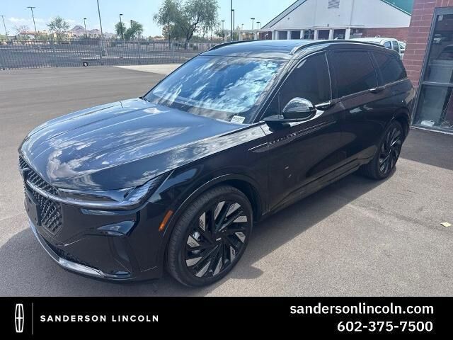 2025 Lincoln Nautilus Hybrid Reserve — photo 1 of 2
