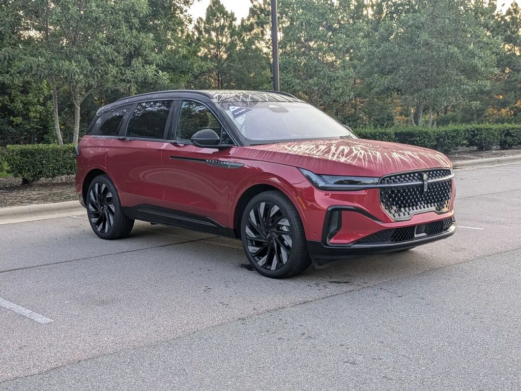 2024 Lincoln Nautilus Hybrid Reserve — photo 1 of 13