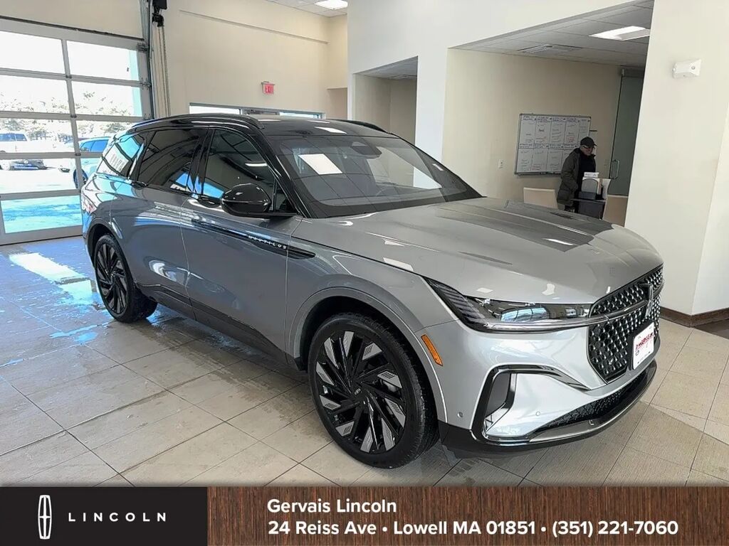 2024 Lincoln Nautilus Reserve — photo 1 of 13