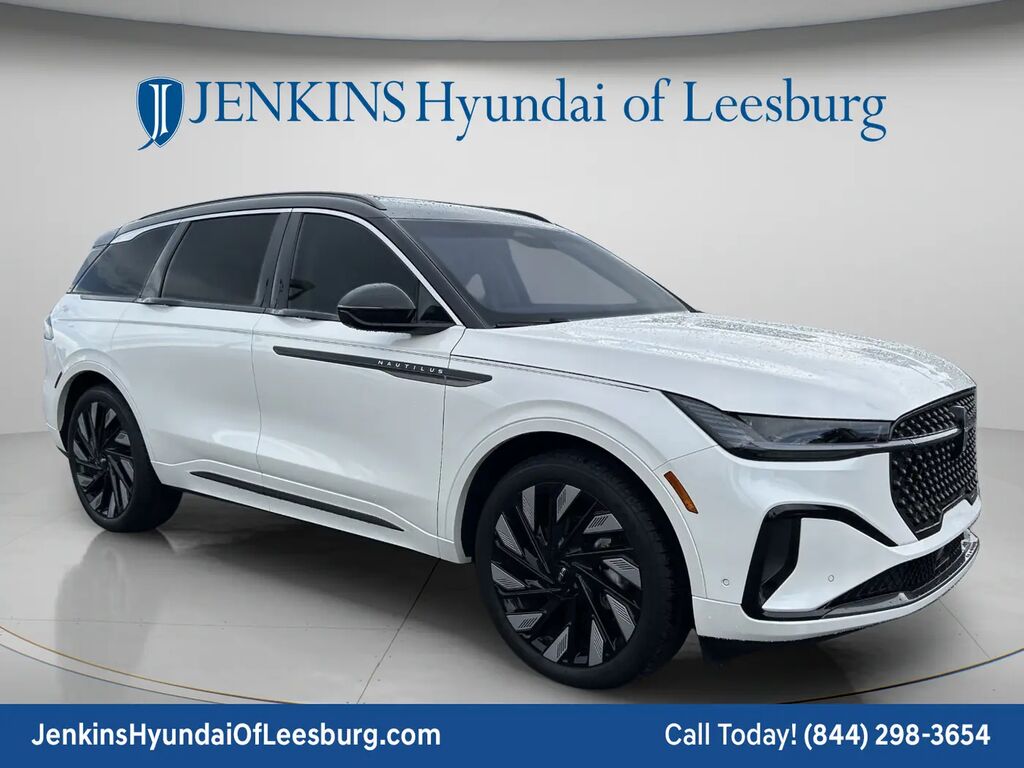2024 Lincoln Nautilus Black Label — photo 1 of 13