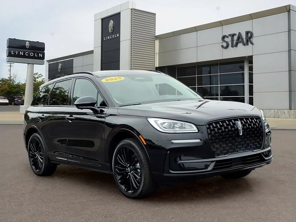 2025 Lincoln Corsair Grand Touring — photo 1 of 13