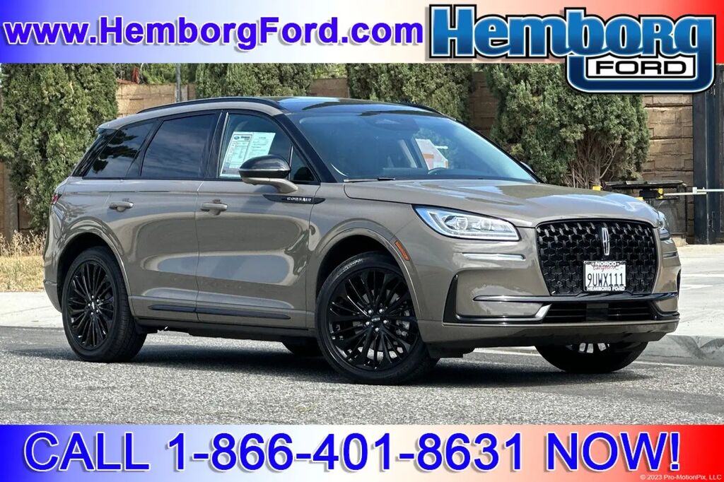 2025 Lincoln Corsair Grand Touring — photo 1 of 13