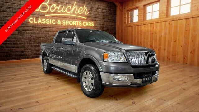 2006 Lincoln Mark LT Base — photo 1 of 12