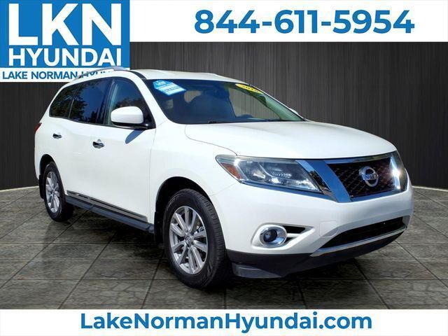 2016 Nissan Pathfinder SL — photo 1 of 13