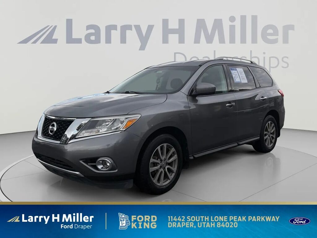 2015 Nissan Pathfinder S — photo 1 of 13