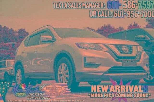 2019 Nissan Rogue S — photo 1 of 9