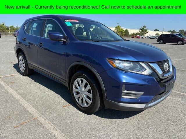 2020 Nissan Rogue S — photo 1 of 4