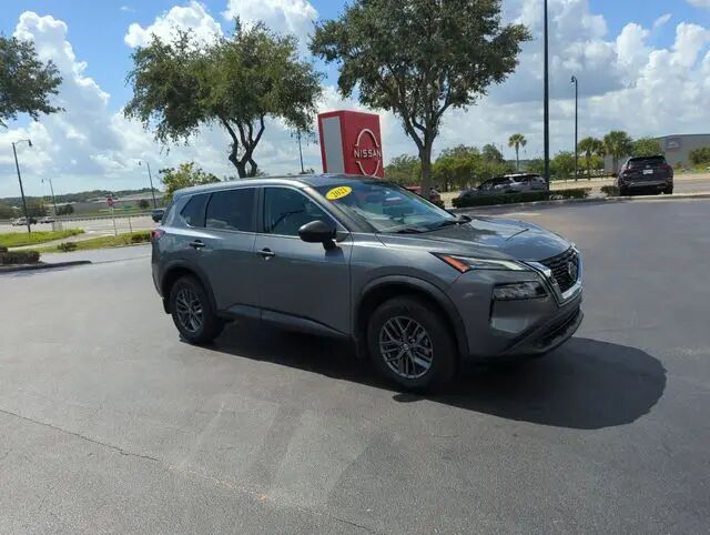 2021 Nissan Rogue S — photo 1 of 10