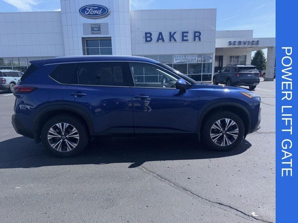 2021 Nissan Rogue SV — photo 1 of 1