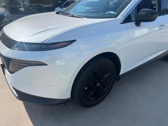 2025 Nissan Murano SV — photo 1 of 13