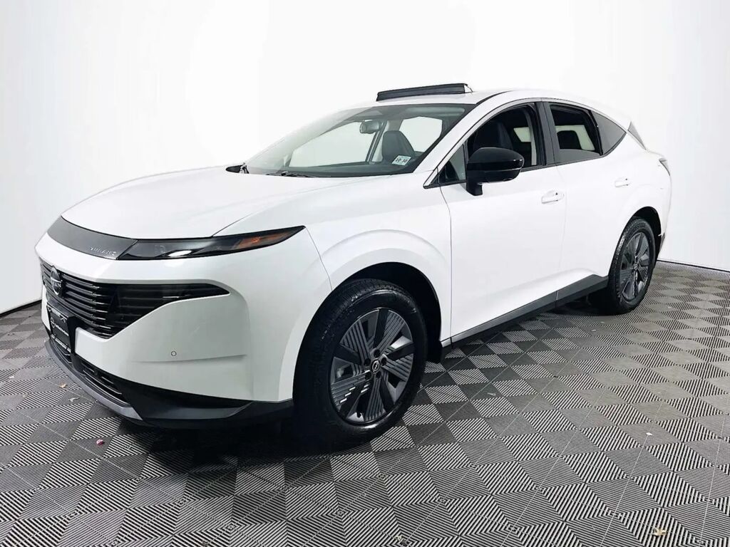 2025 Nissan Murano SL — photo 1 of 13