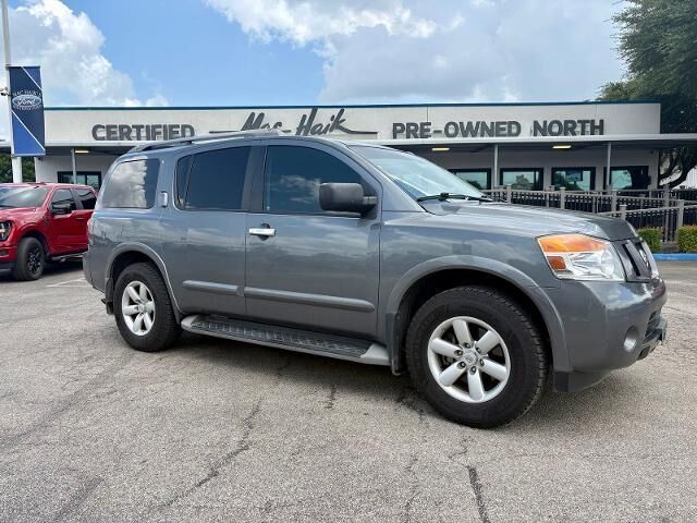 2015 Nissan Armada SV — photo 1 of 13