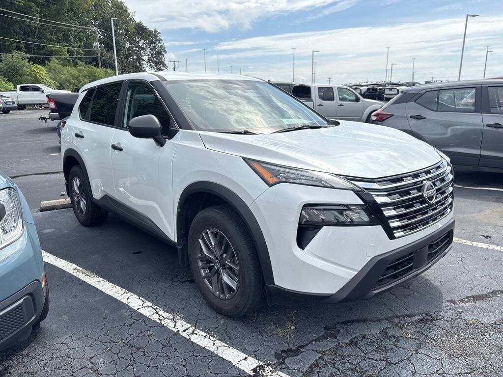 2025 Nissan Rogue S — photo 1 of 13