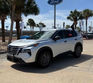 2025 Nissan Rogue S — photo 1 of 13
