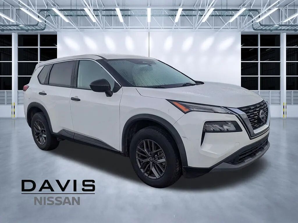 2022 Nissan Rogue S — photo 1 of 4