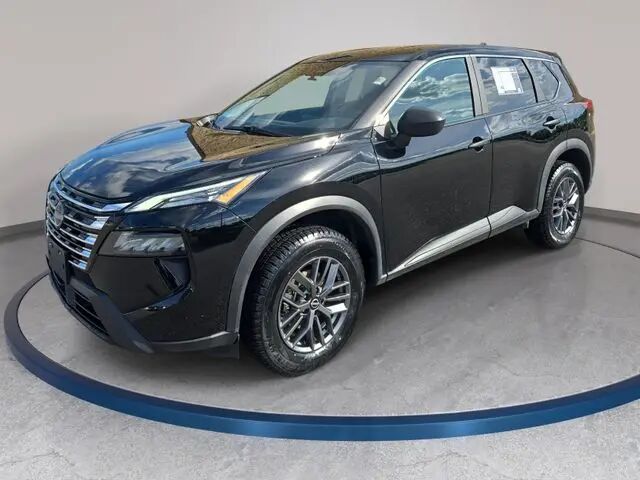 2025 Nissan Rogue S — photo 1 of 13