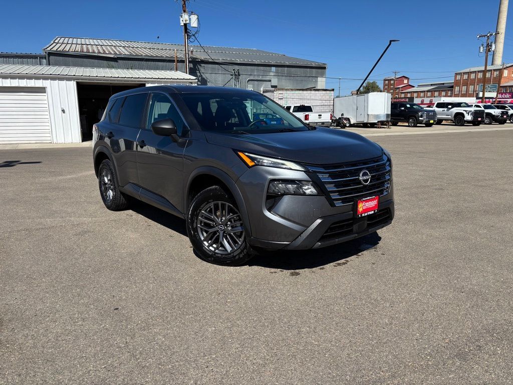 2024 Nissan Rogue S — photo 1 of 13