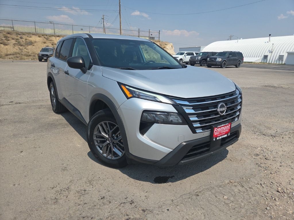 2024 Nissan Rogue S — photo 1 of 13