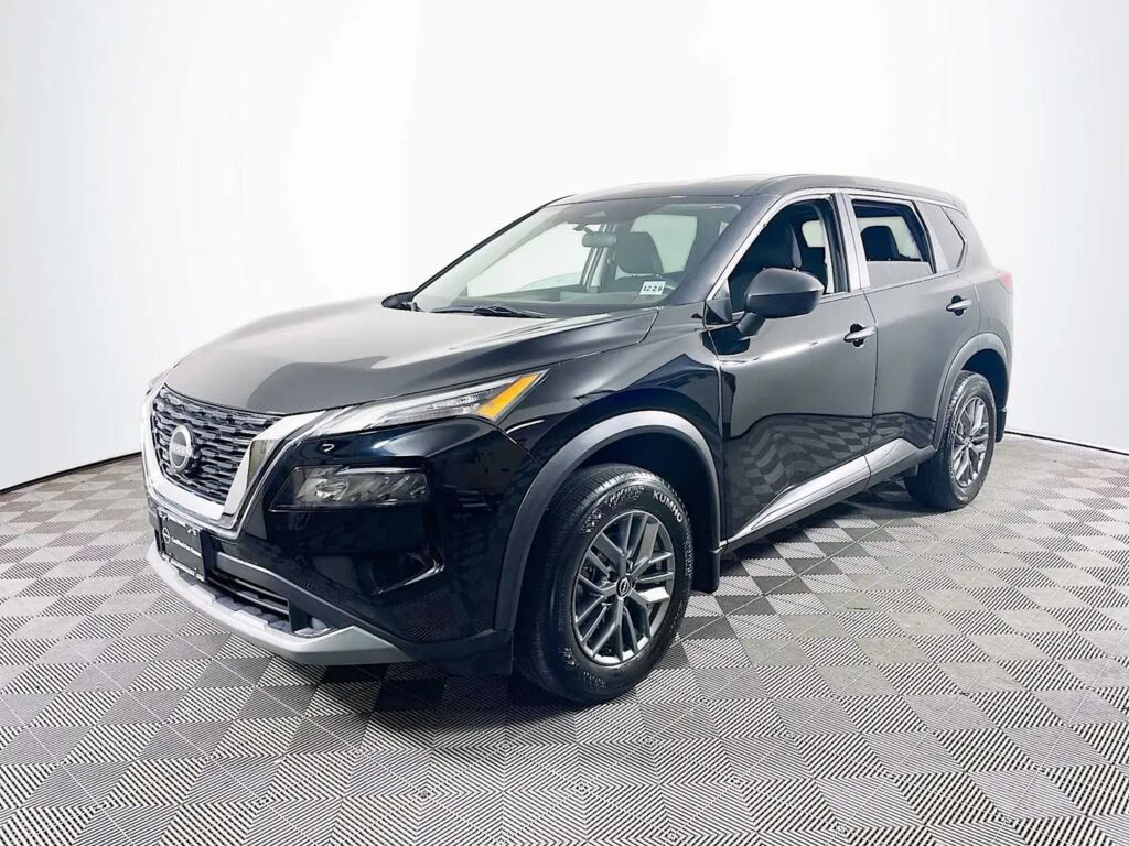 2023 Nissan Rogue S — photo 1 of 13