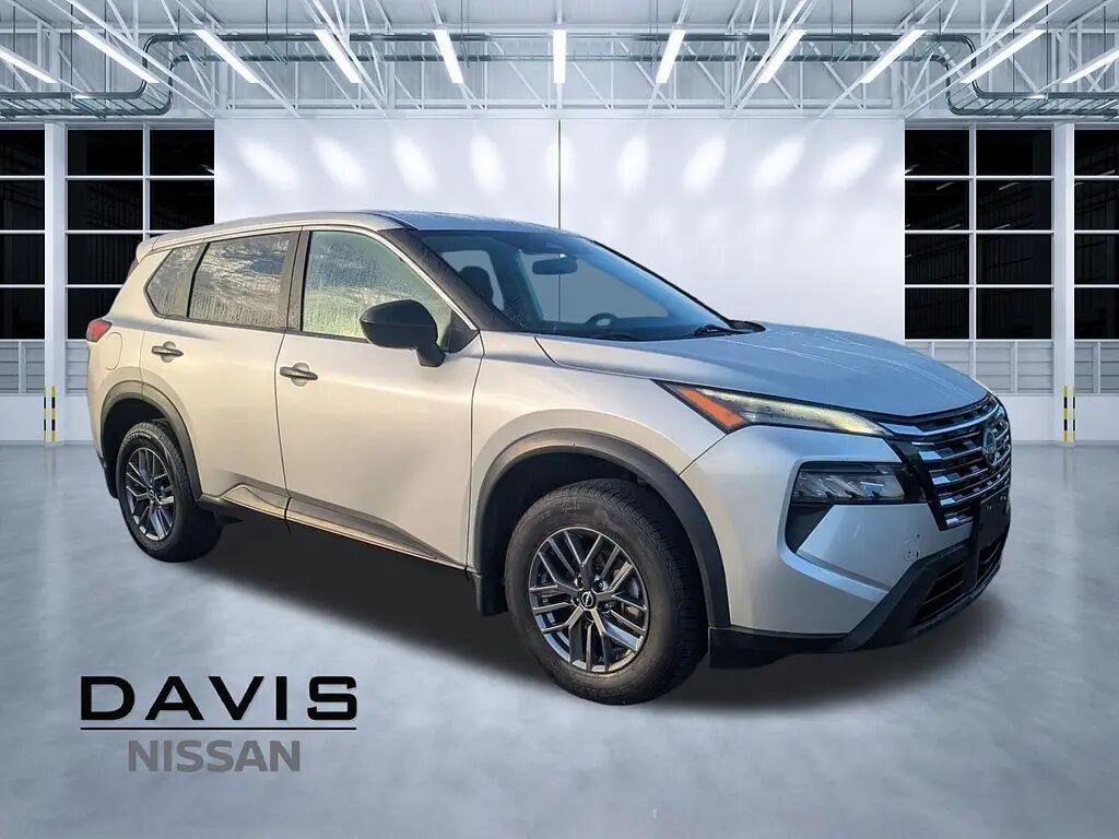 2024 Nissan Rogue S — photo 1 of 13