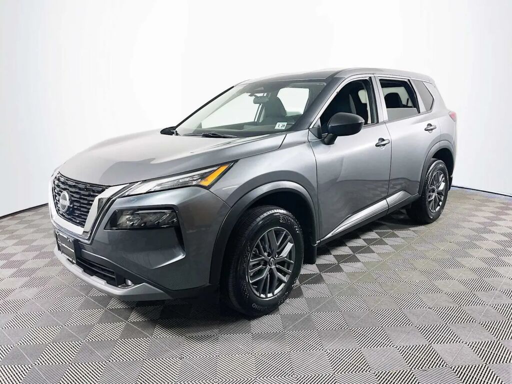 2023 Nissan Rogue S — photo 1 of 13