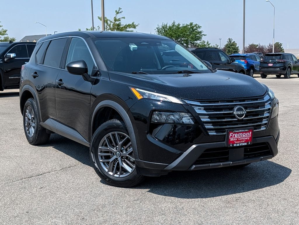 2024 Nissan Rogue S — photo 1 of 13