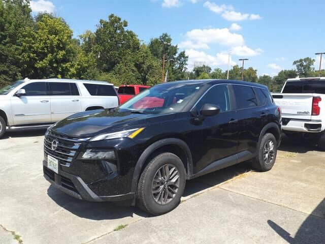 2024 Nissan Rogue S — photo 1 of 13
