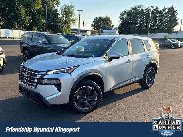 2024 Nissan Rogue SV — photo 1 of 13