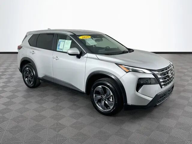 2025 Nissan Rogue SV — photo 1 of 13