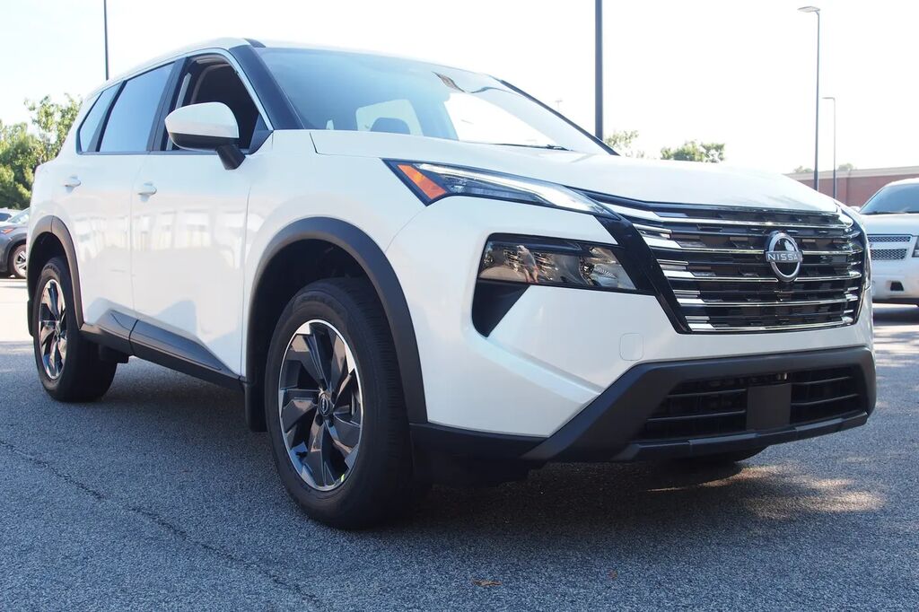 2026 Nissan Rogue SV — photo 1 of 13
