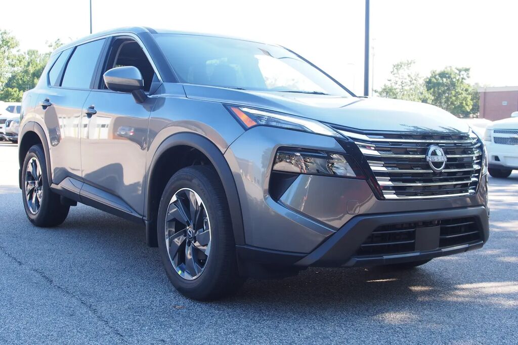 2026 Nissan Rogue SV — photo 1 of 13
