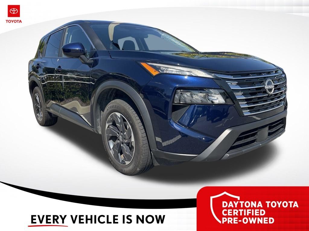 2025 Nissan Rogue SV — photo 1 of 12