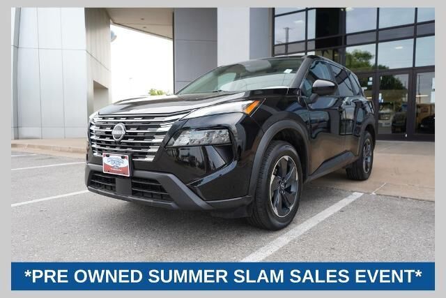 2025 Nissan Rogue SV — photo 1 of 13
